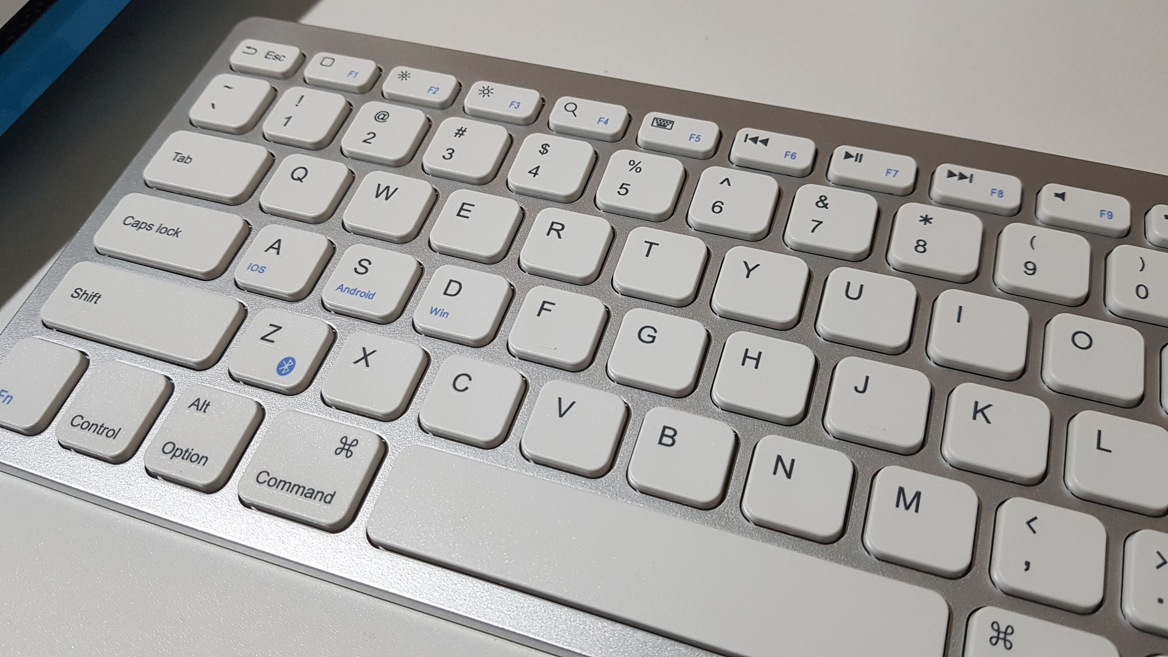Ultra-Compact-Bluetooth-Keyboard2019