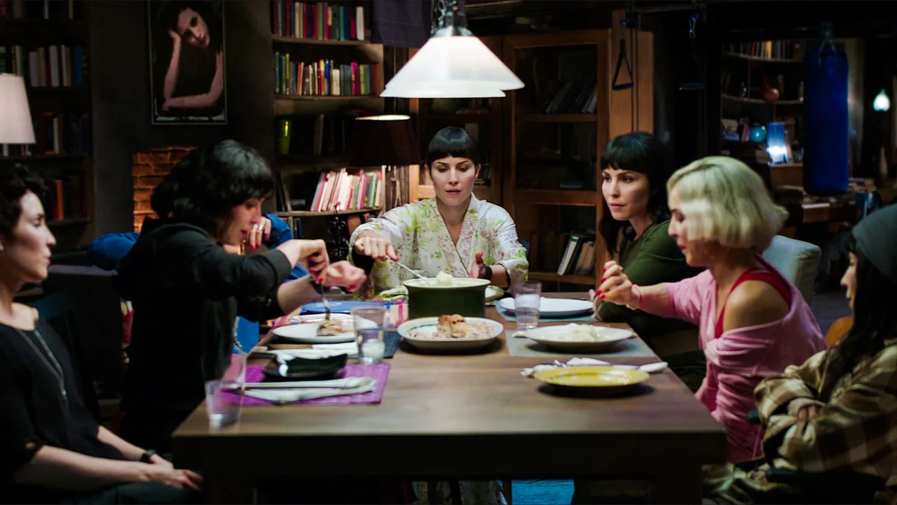 What-Happened-to-Monday2017)